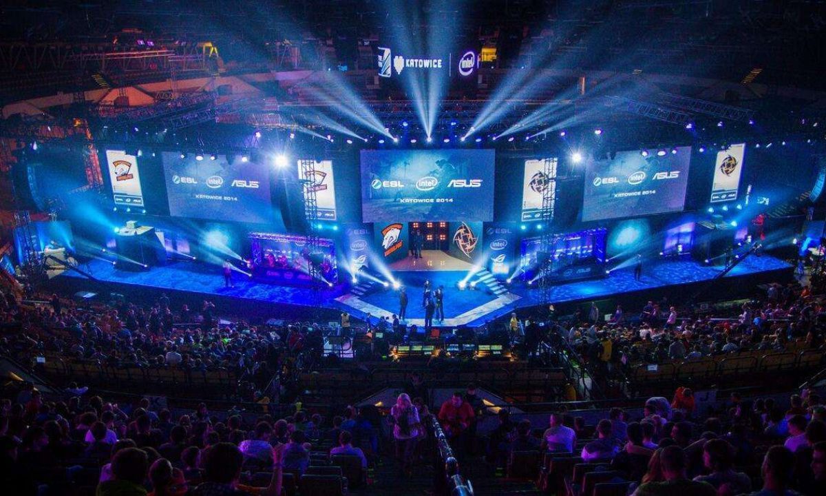 逐渐增大 逐渐增大