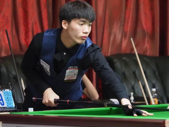 也展现得淋 也展现得淋